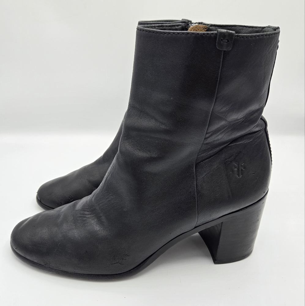 Frye Womens Julia Black Leather Ankle Boots Sz 7.5 Block Heel Zip Career Booties